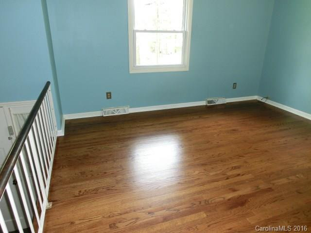 2 Hillview Road - Photo 3