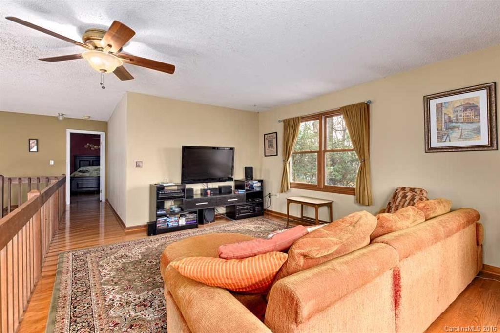 170 Treetops Lane - Photo 18