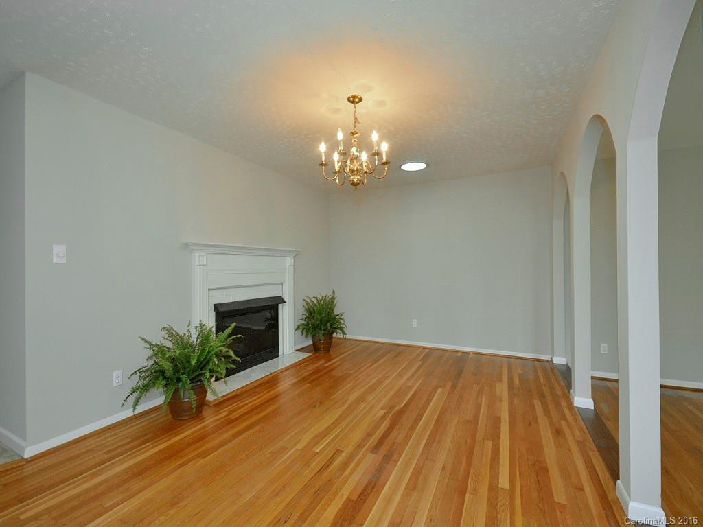 321 Stratford Road - Photo 5