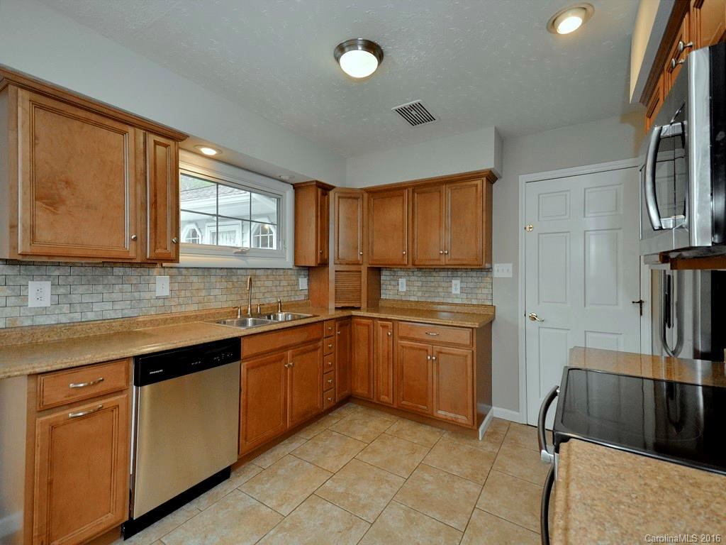 321 Stratford Road - Photo 7