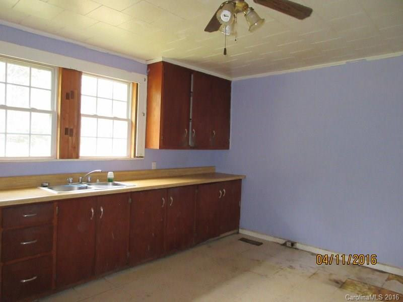 225 Reece Street - Photo 8