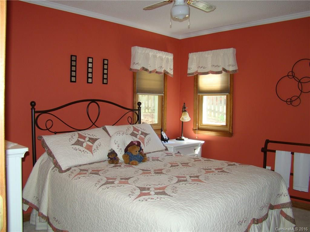 28 Pine Spring Drive - Photo 14