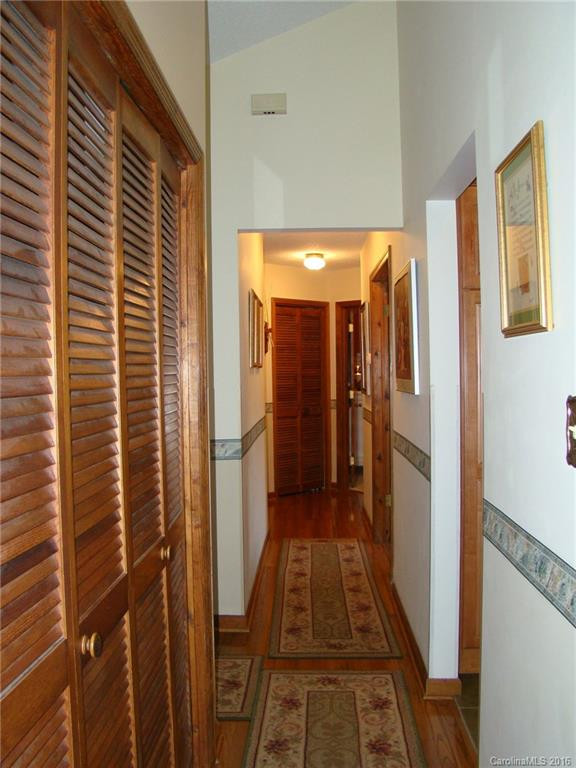 28 Pine Spring Drive - Photo 5