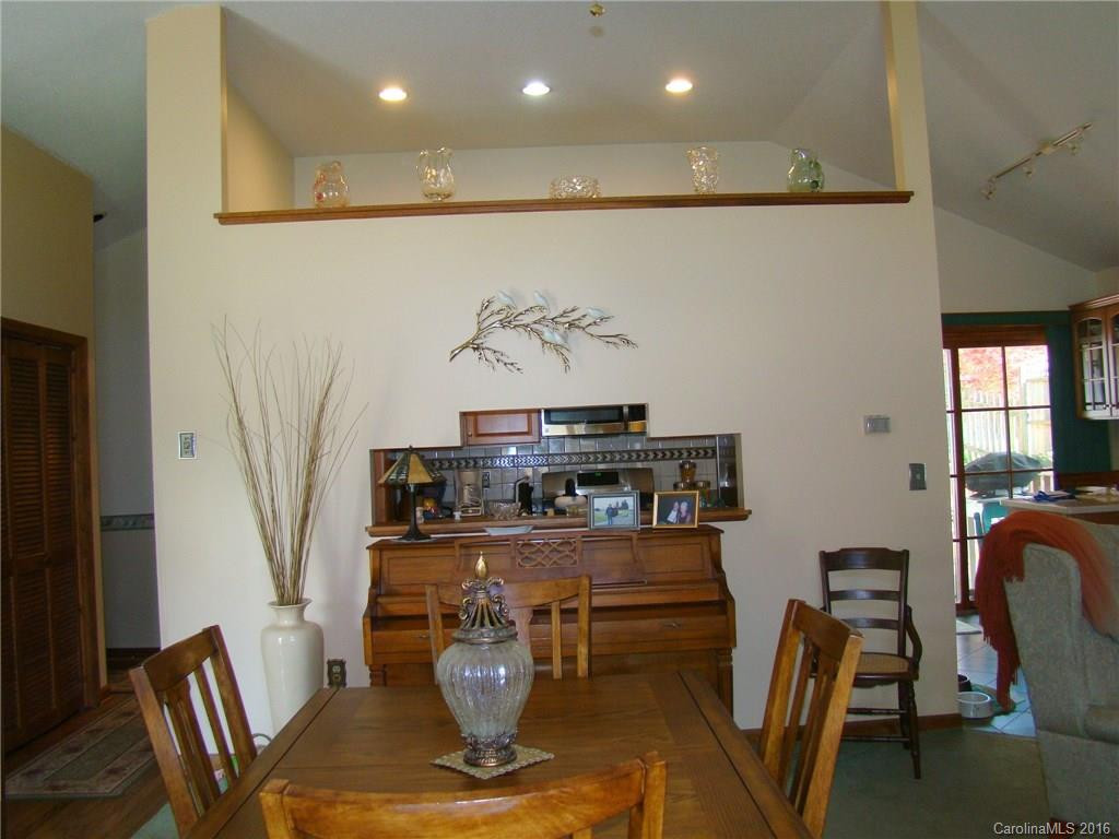 28 Pine Spring Drive - Photo 9