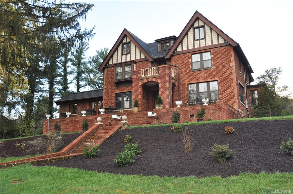 11 Avon Parkway - Photo 2
