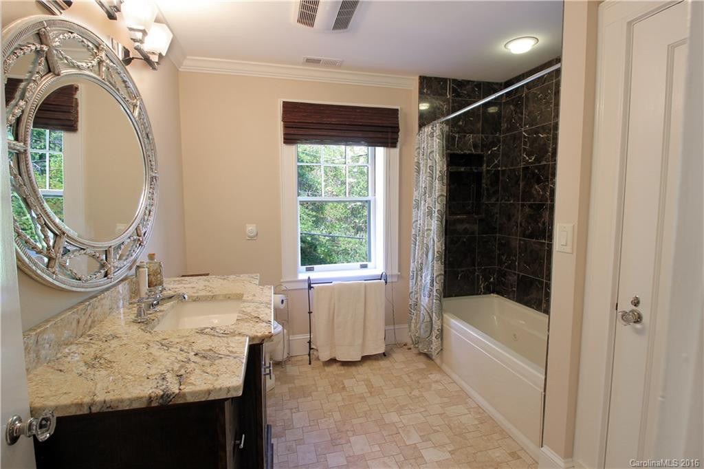 11 Avon Parkway - Photo 17