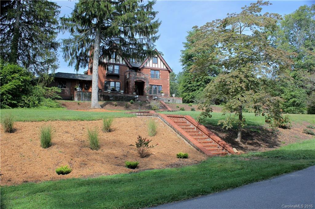 11 Avon Parkway - Photo 3