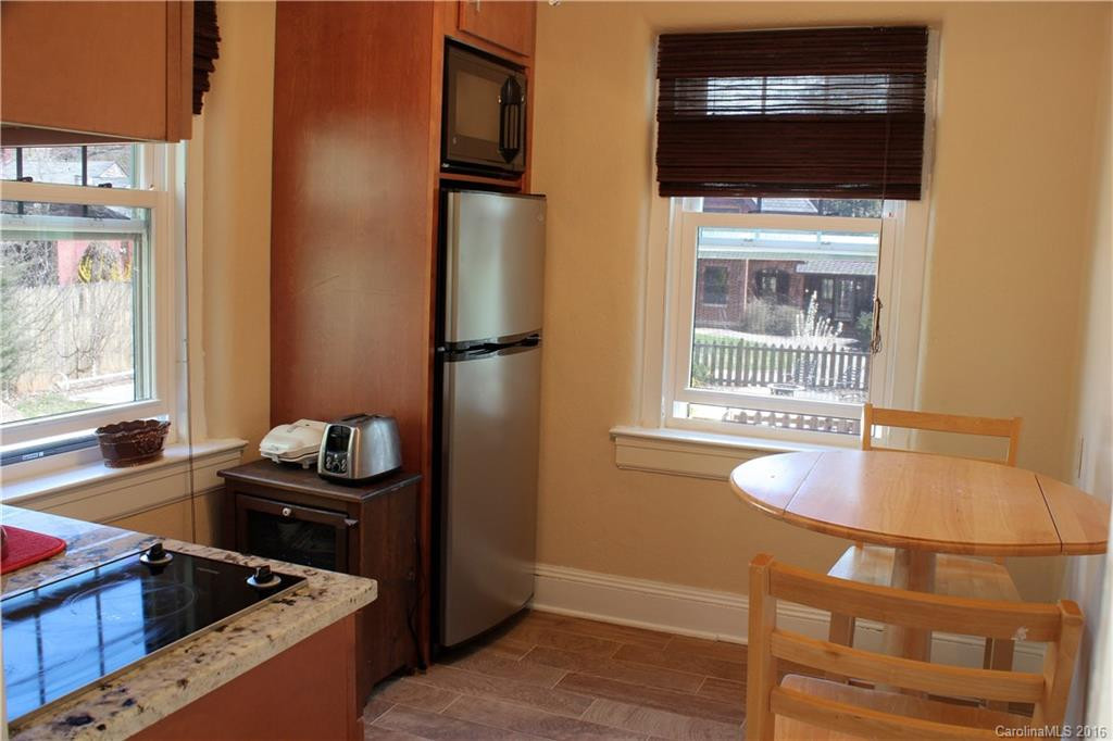 11 Avon Parkway - Photo 22