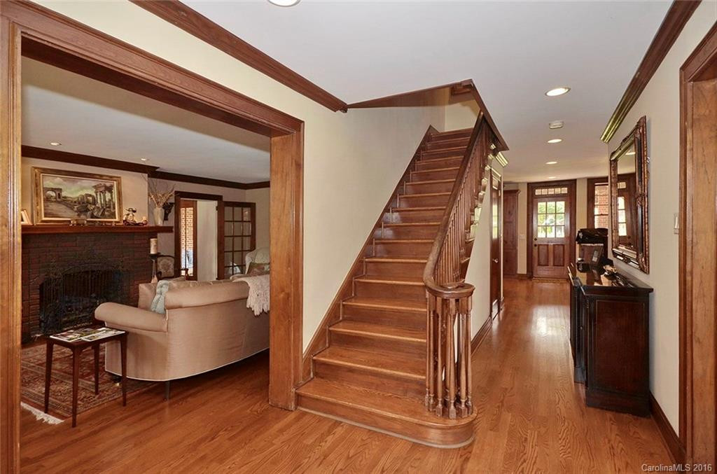 11 Avon Parkway - Photo 4