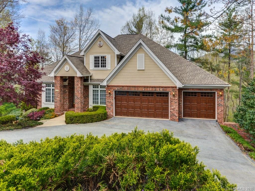 307 Blakewood Court