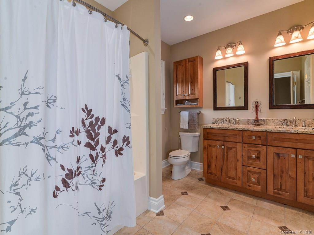 307 Blakewood Court - Photo 18