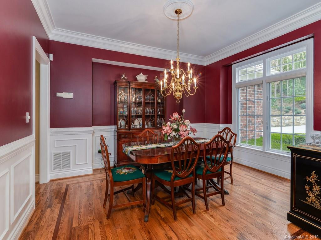 307 Blakewood Court - Photo 3