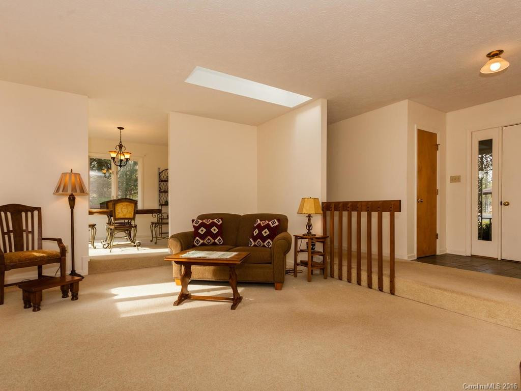 12 Tracy Lane - Photo 4