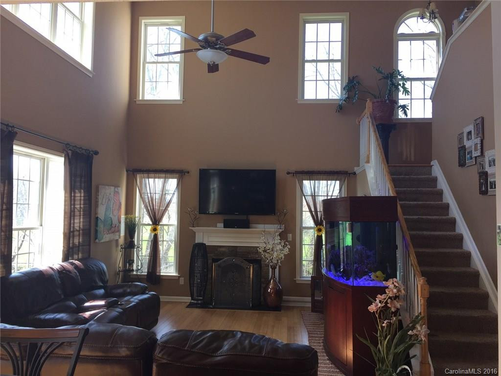 318 English Oak Road - Photo 3