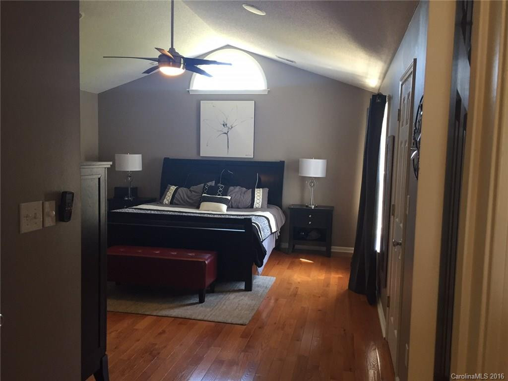 318 English Oak Road - Photo 4