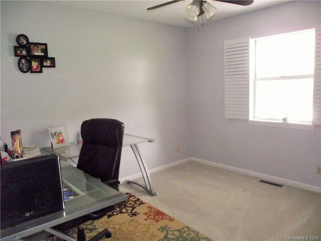 240 Forest Park Drive - Photo 14