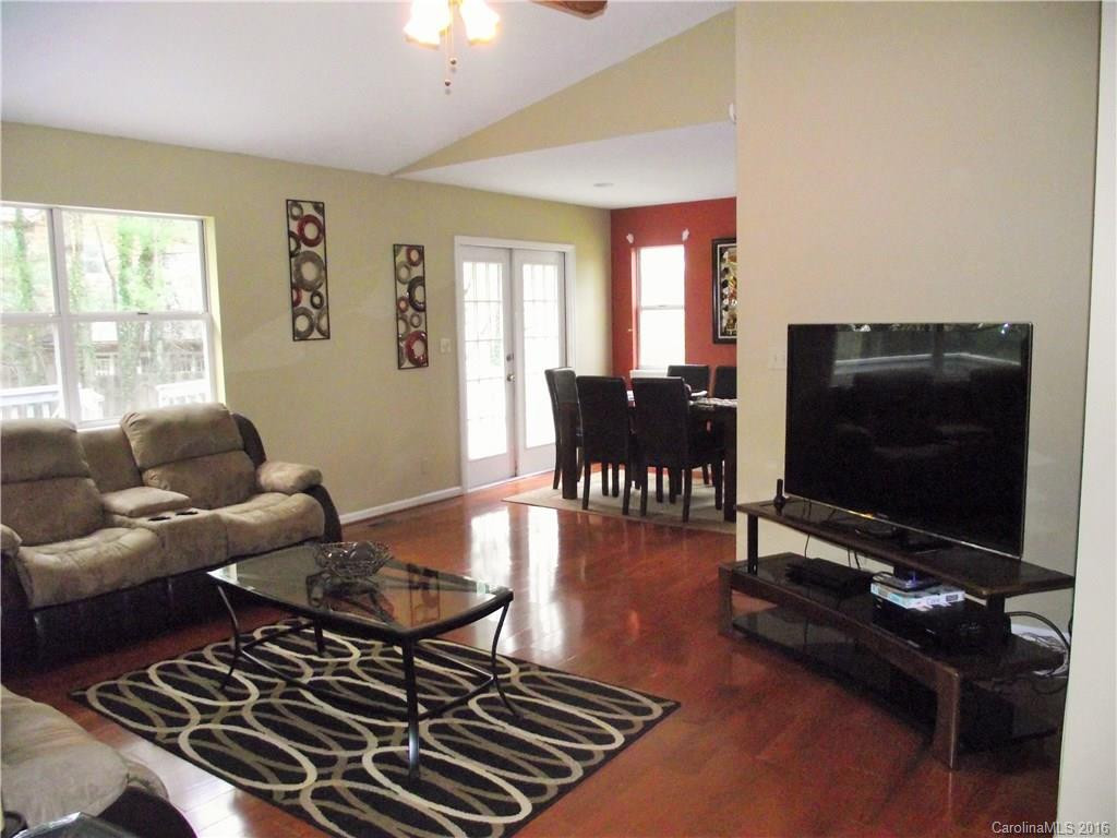 240 Forest Park Drive - Photo 3