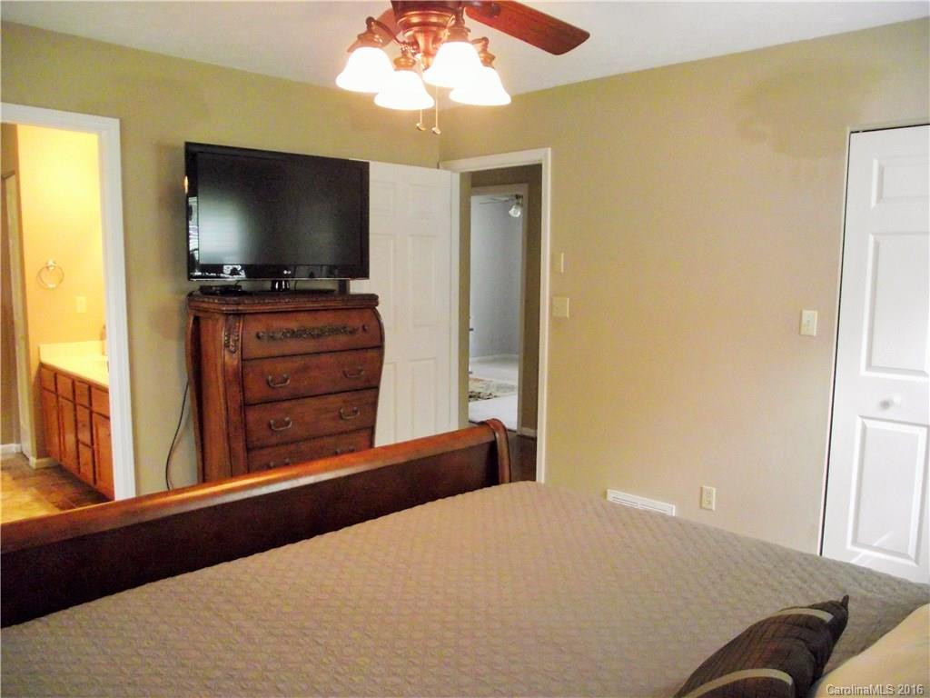 240 Forest Park Drive - Photo 7