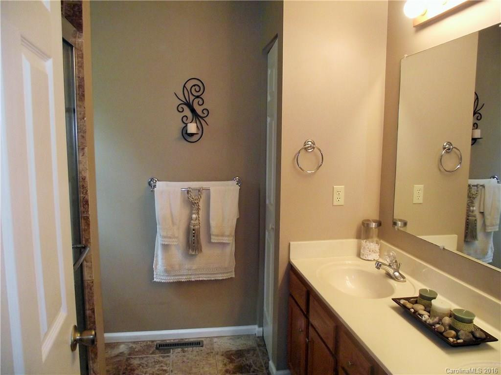 240 Forest Park Drive - Photo 9