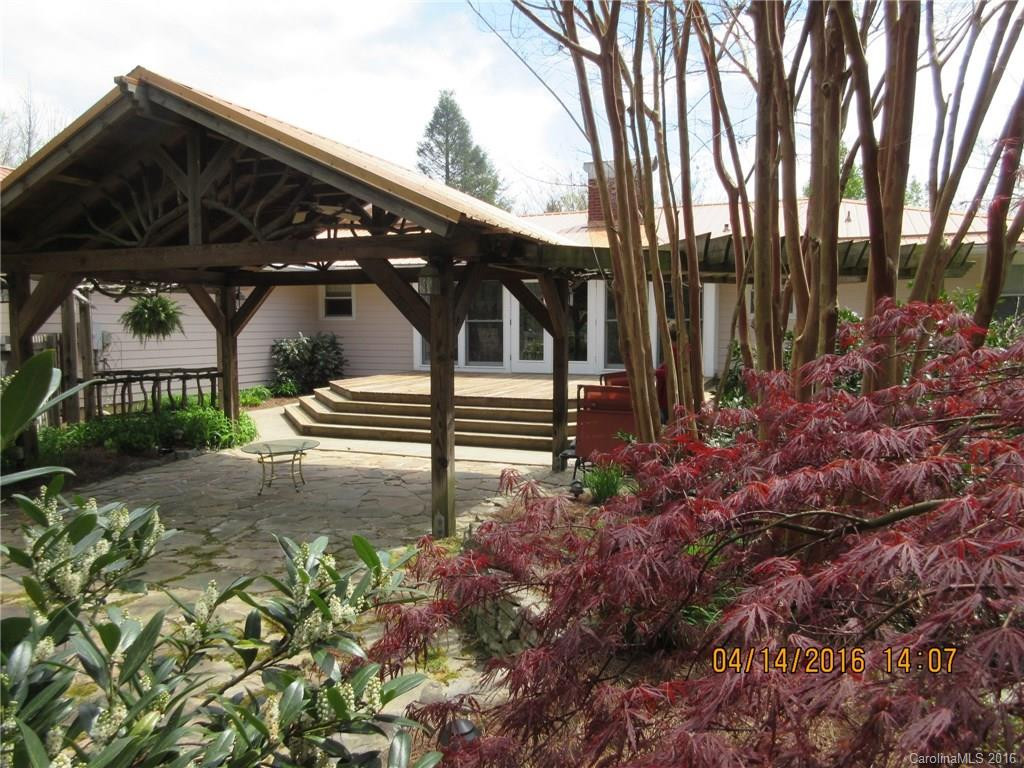 100 Grove Circle - Photo 2
