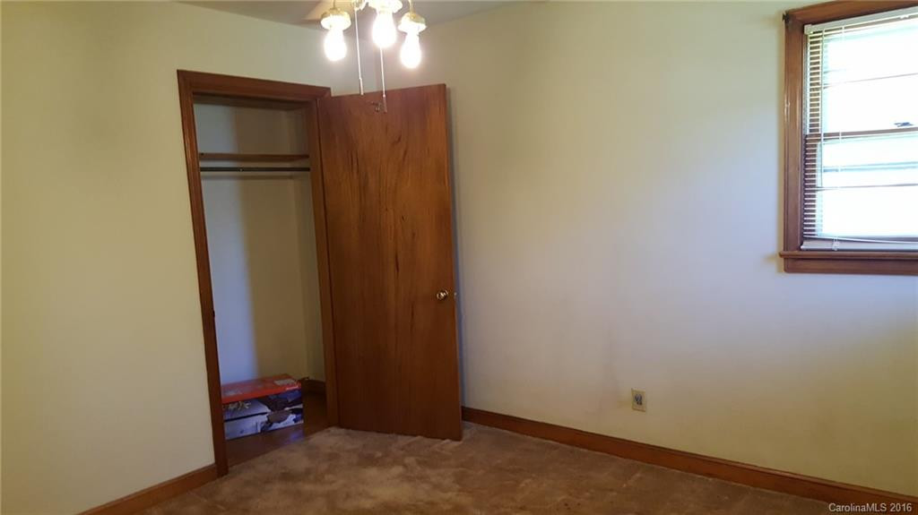 188 Hyatt Street - Photo 9