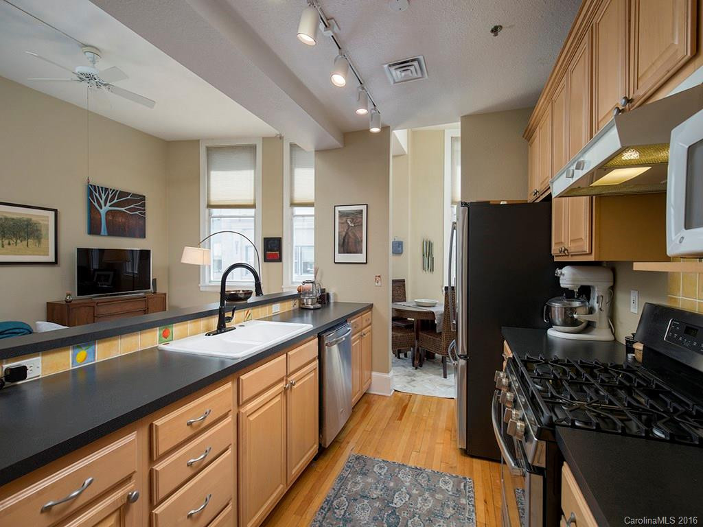 84 Walnut Street #301 - Photo 4