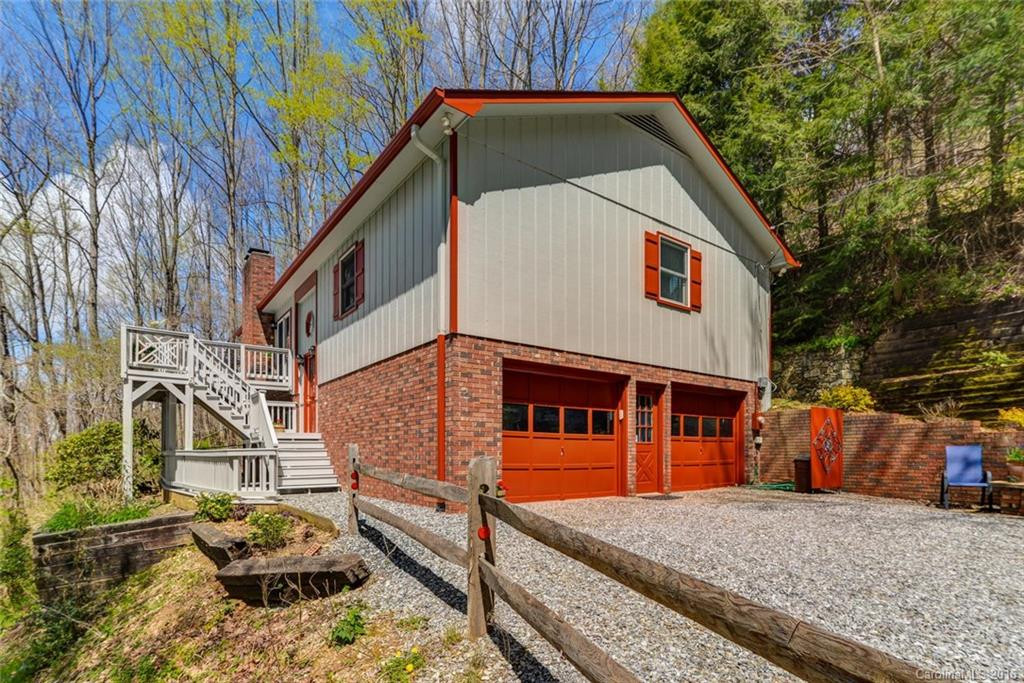 60 Tuckaway Drive