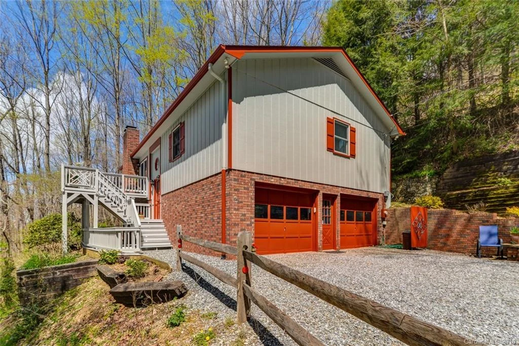 60 Tuckaway Drive