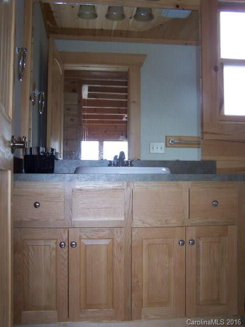 112 Summit Drive - Photo 11