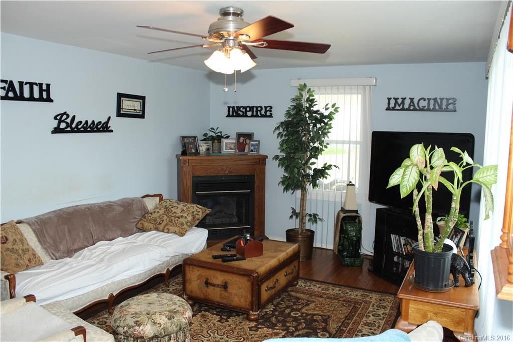 403 Harmon Street - Photo 4
