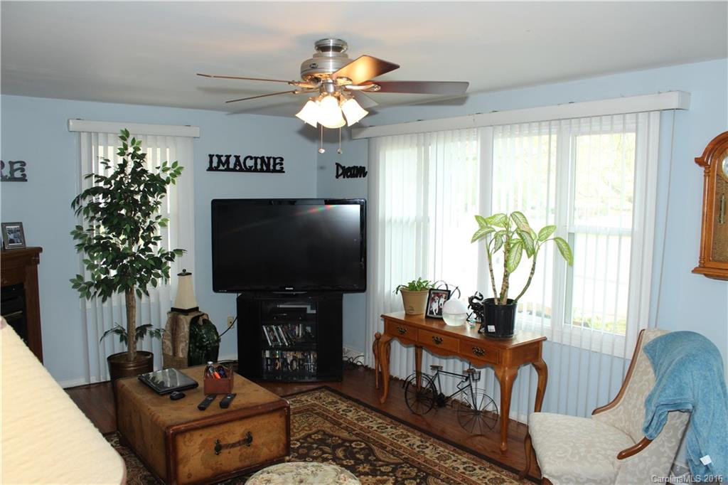 403 Harmon Street - Photo 5