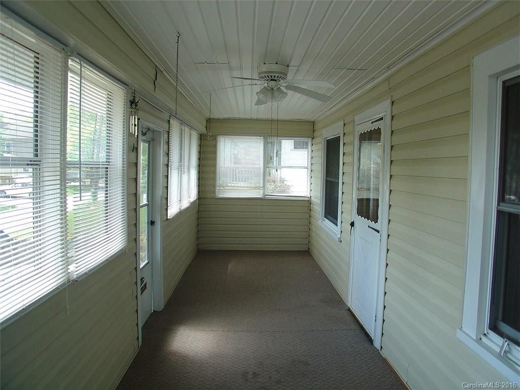 19 Nevada Avenue - Photo 2