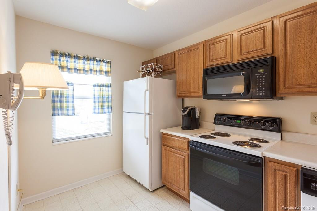 103 Carlyle Way #103 - Photo 3