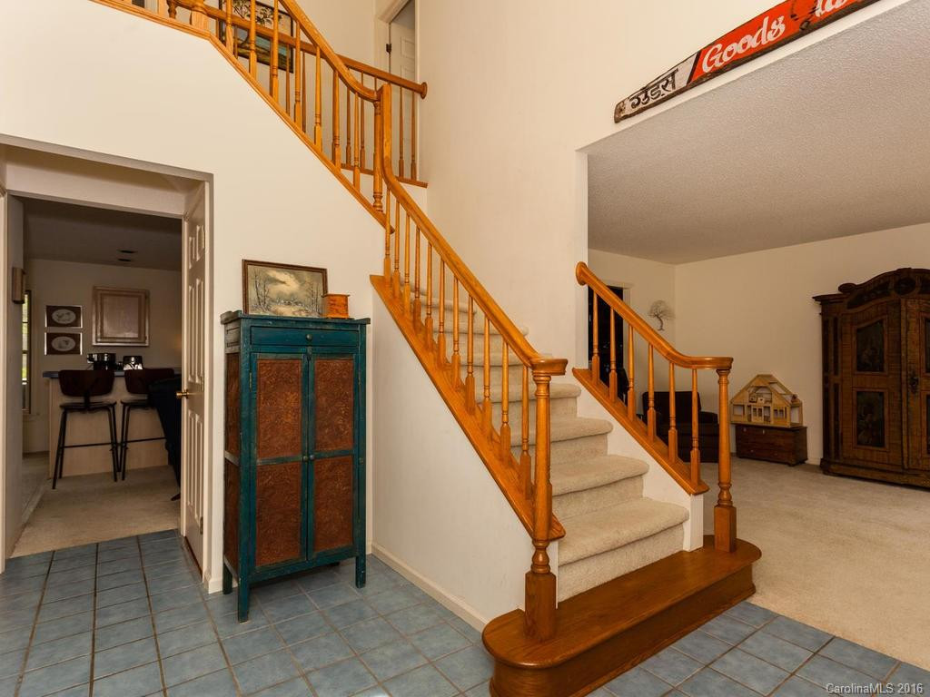 18 Sunny Ridge Drive - Photo 3