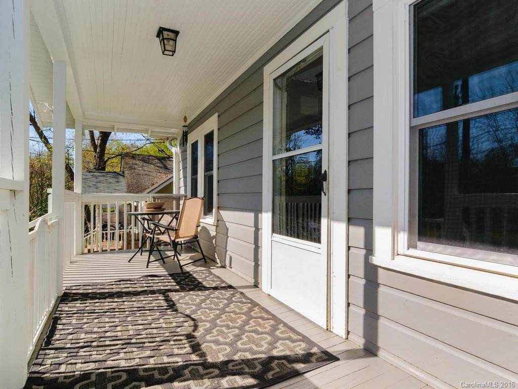 219 Fairfax Avenue - Photo 2