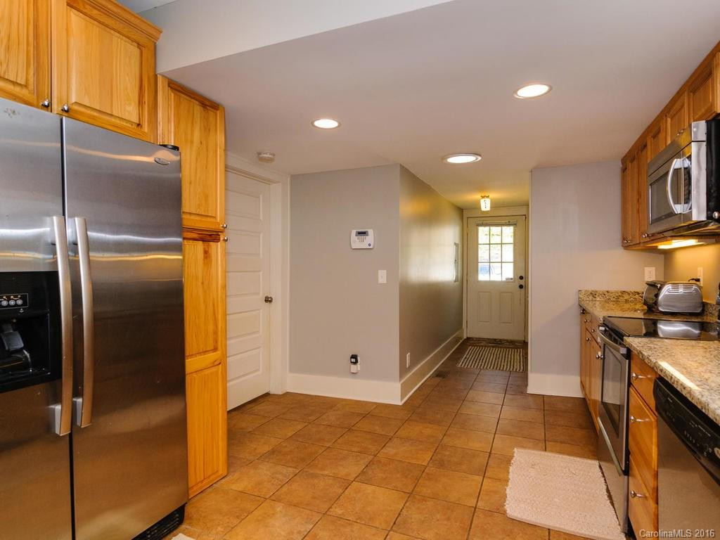 219 Fairfax Avenue - Photo 11