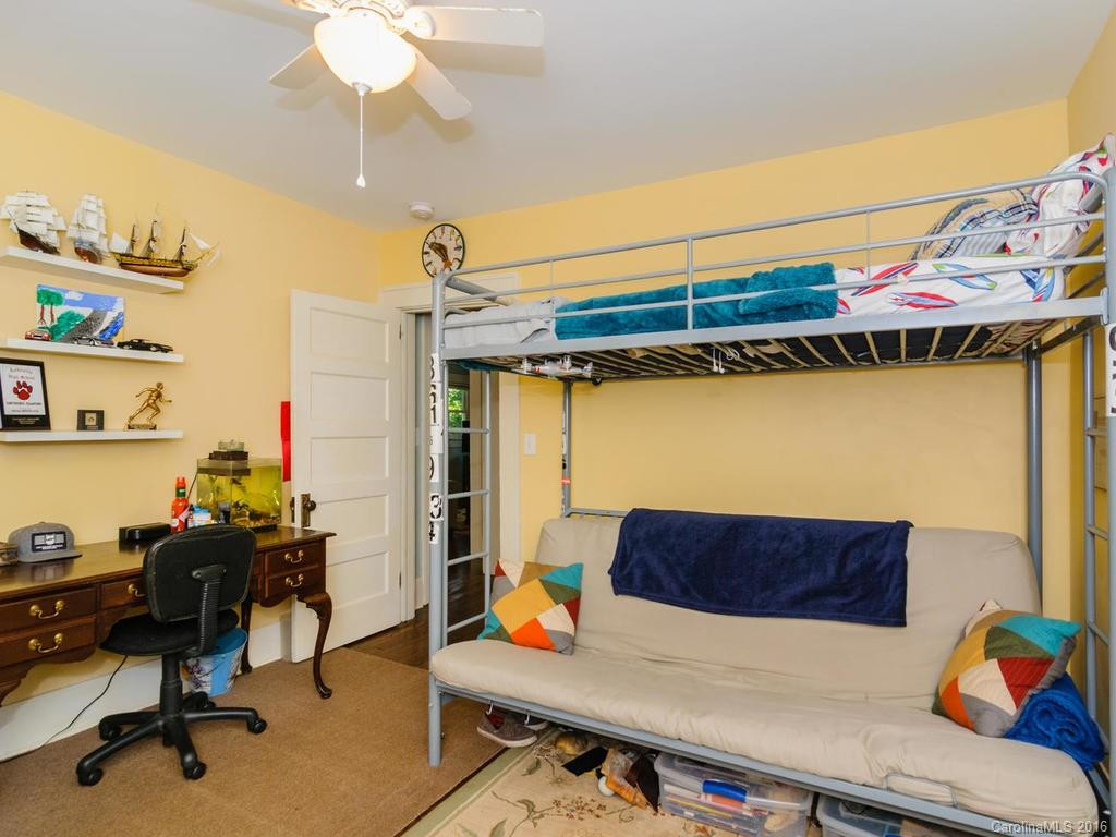 219 Fairfax Avenue - Photo 17