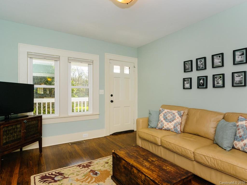 219 Fairfax Avenue - Photo 4