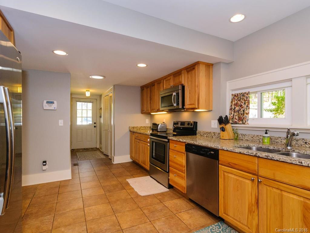219 Fairfax Avenue - Photo 10