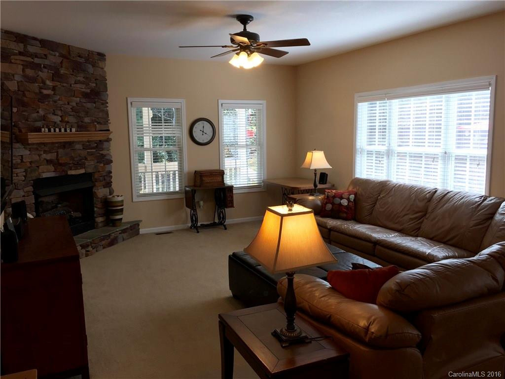 273 Cross Creek Drive - Photo 3
