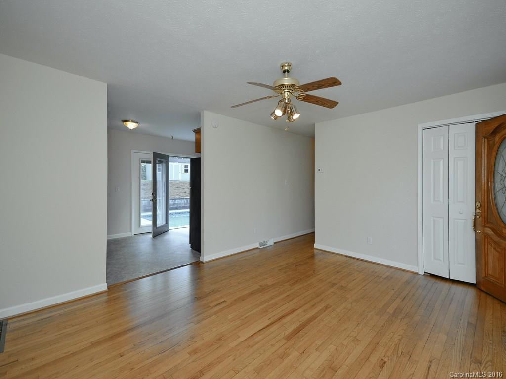 403 Rowland Road - Photo 8