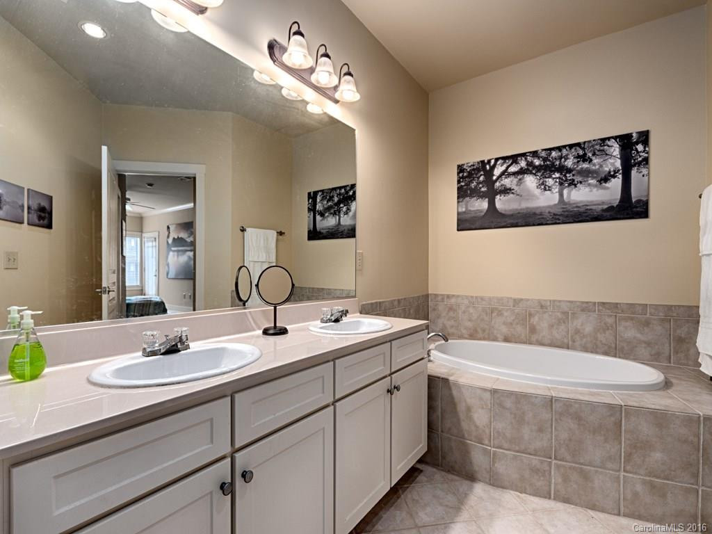 9 Kenilworth Knoll #318 - Photo 8