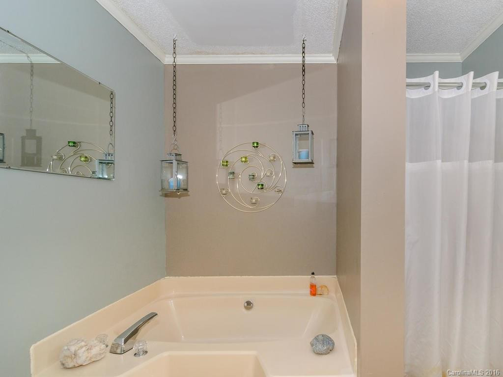 365 Riverview Drive - Photo 18