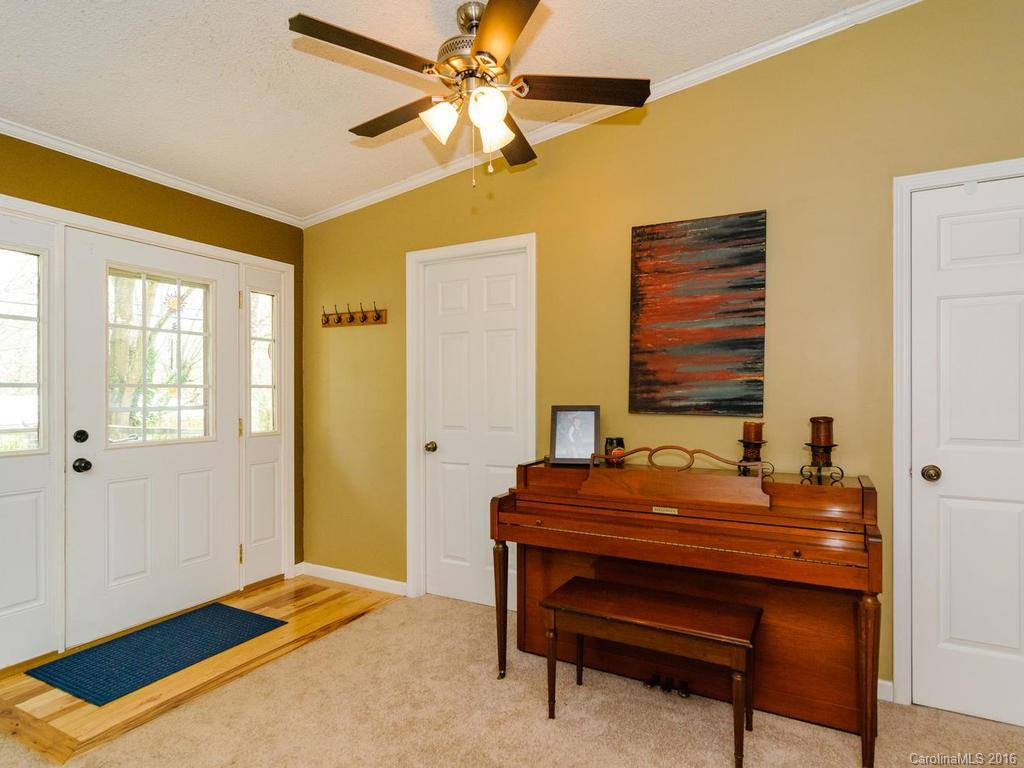 365 Riverview Drive - Photo 3