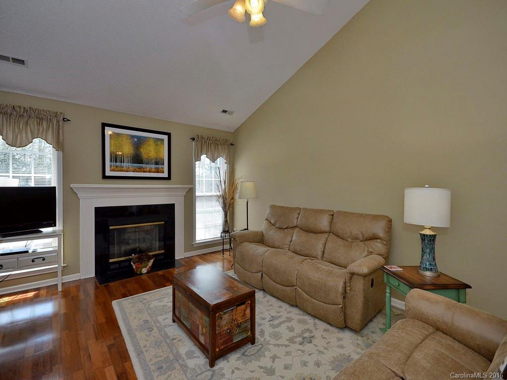 367 Glensprings Drive - Photo 2