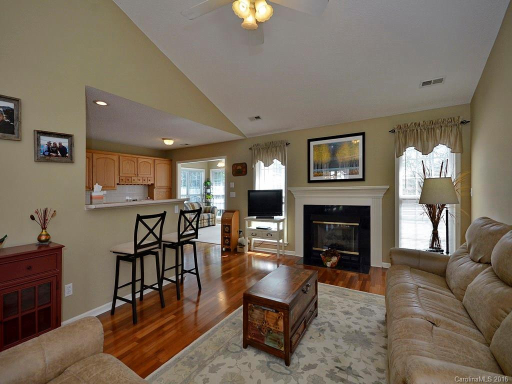 367 Glensprings Drive - Photo 3
