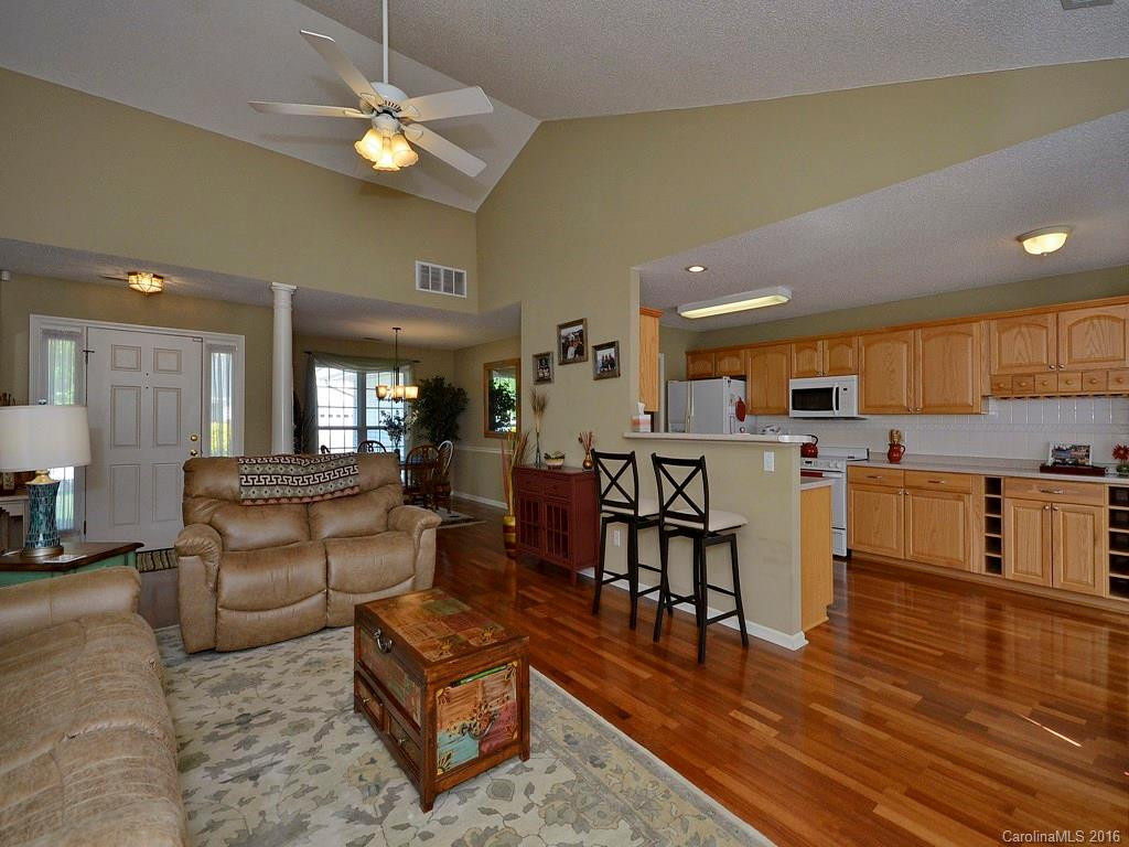 367 Glensprings Drive - Photo 7