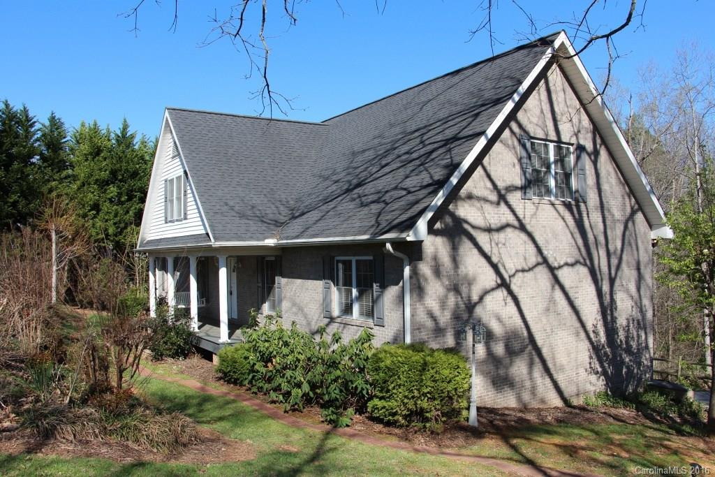 204 Springwood Drive - Photo 2