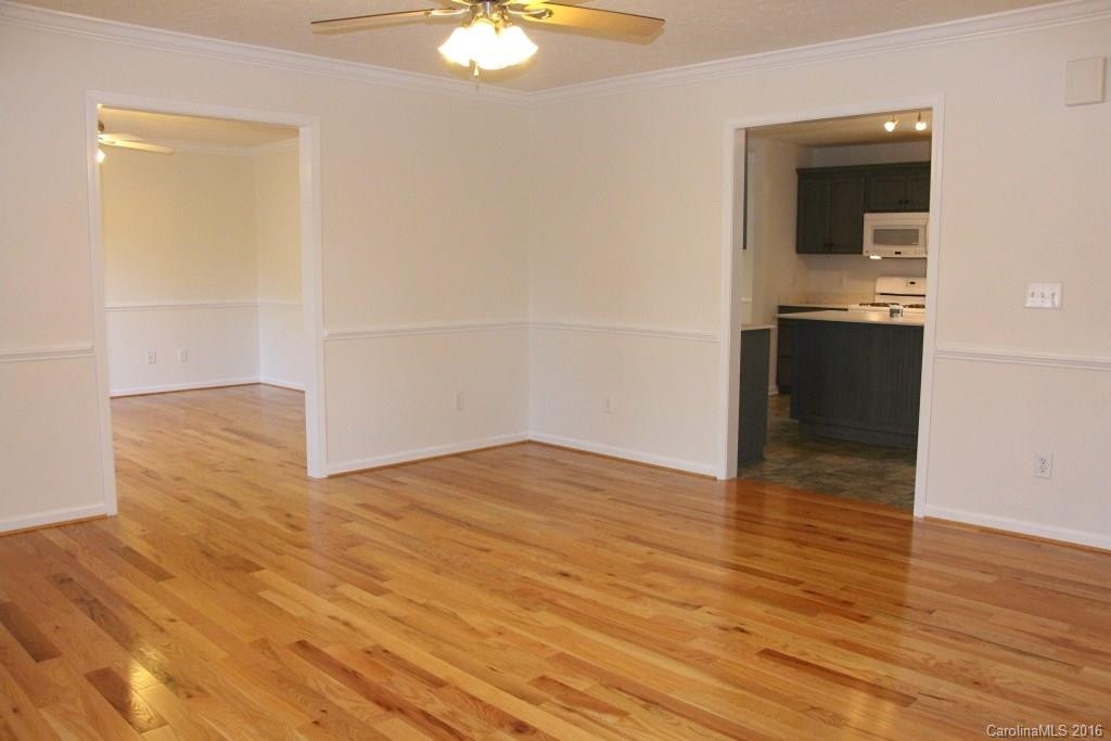 204 Springwood Drive - Photo 5