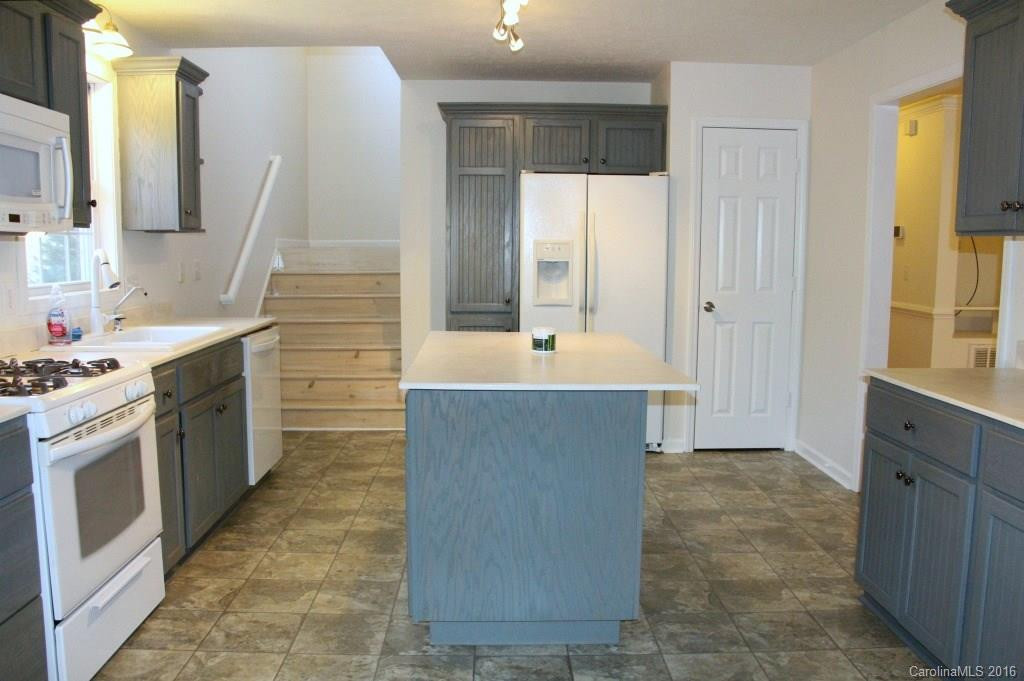 204 Springwood Drive - Photo 6